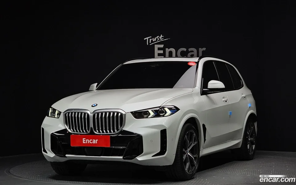 BMW X5 xDrive 40i M 2025 — фото 1, купить с доставкой в Москву