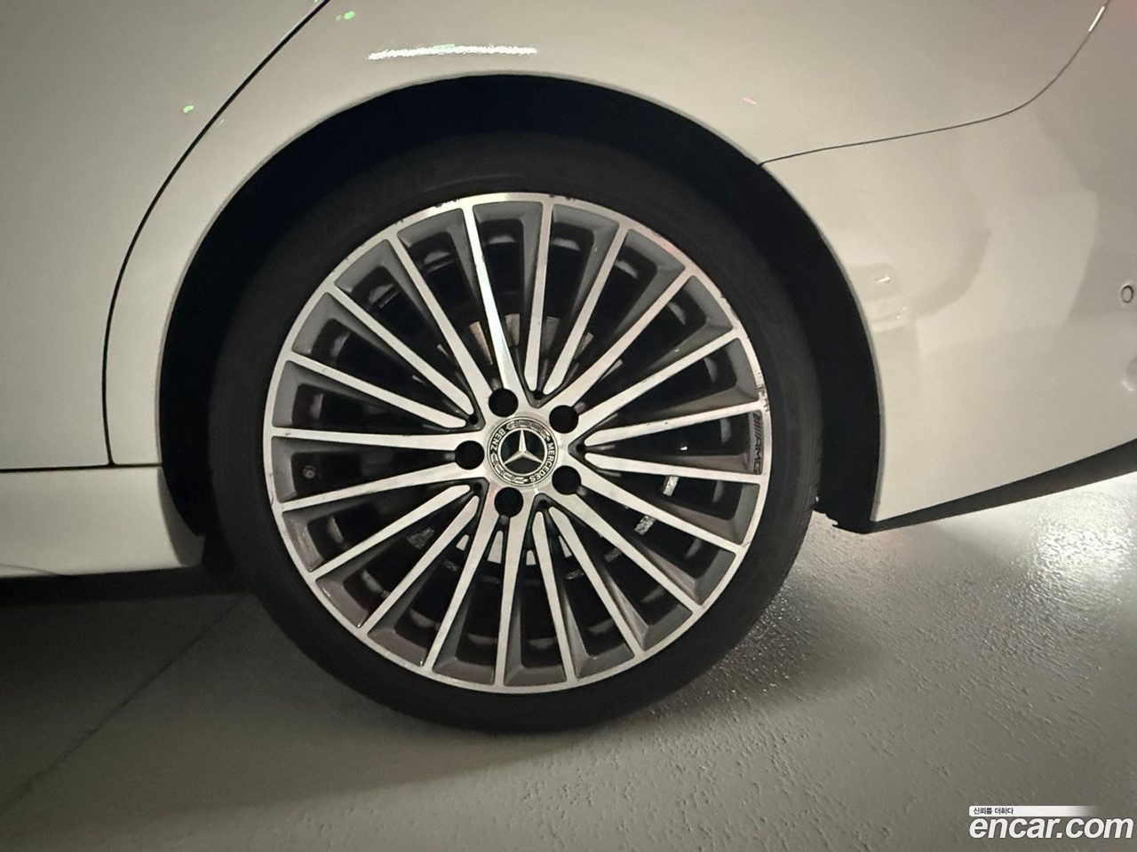 Mercedes-Benz C-Class 2023 — 2
