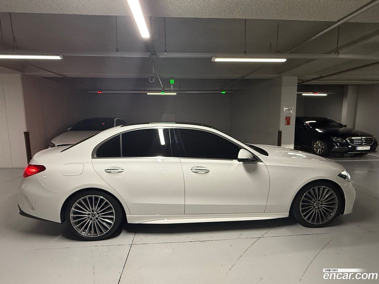 Mercedes-Benz C-Class 2023 — 3
