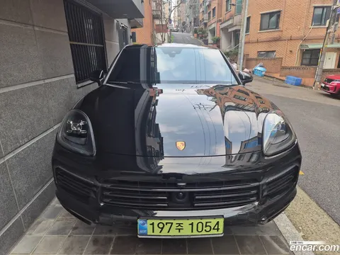 Porsche Cayenne 2023 buy in Moscow