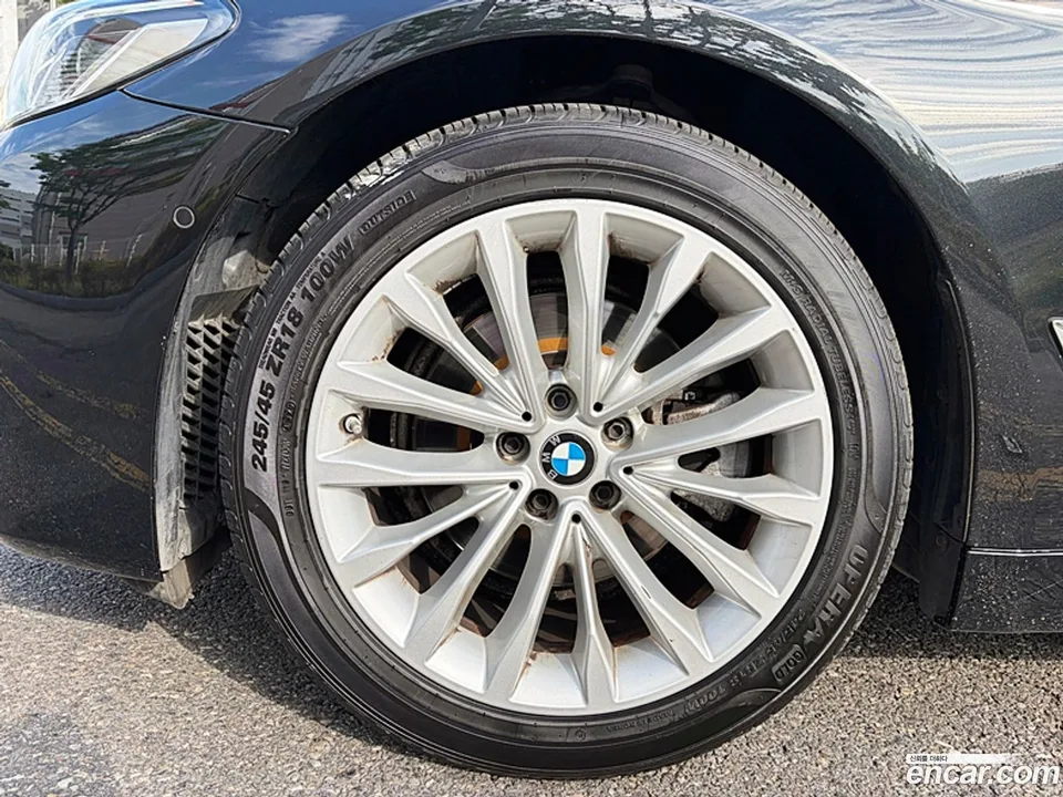 BMW 5 Series 520i 2023 — миниатюра 2