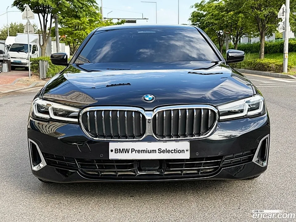 BMW 5 Series 520i 2023 — миниатюра 3
