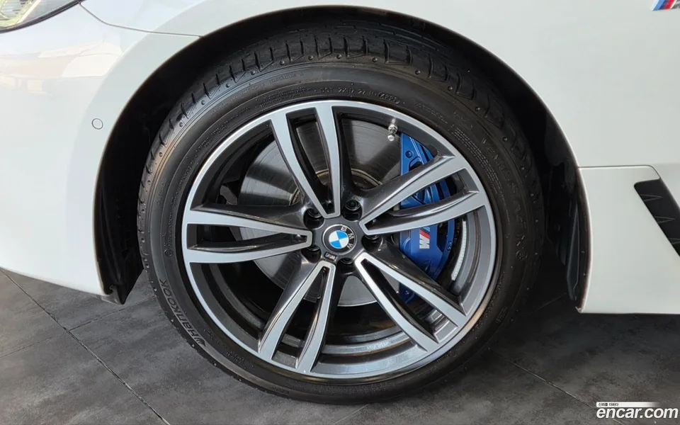 BMW 6 Series GT 620d M 2023 — миниатюра 2