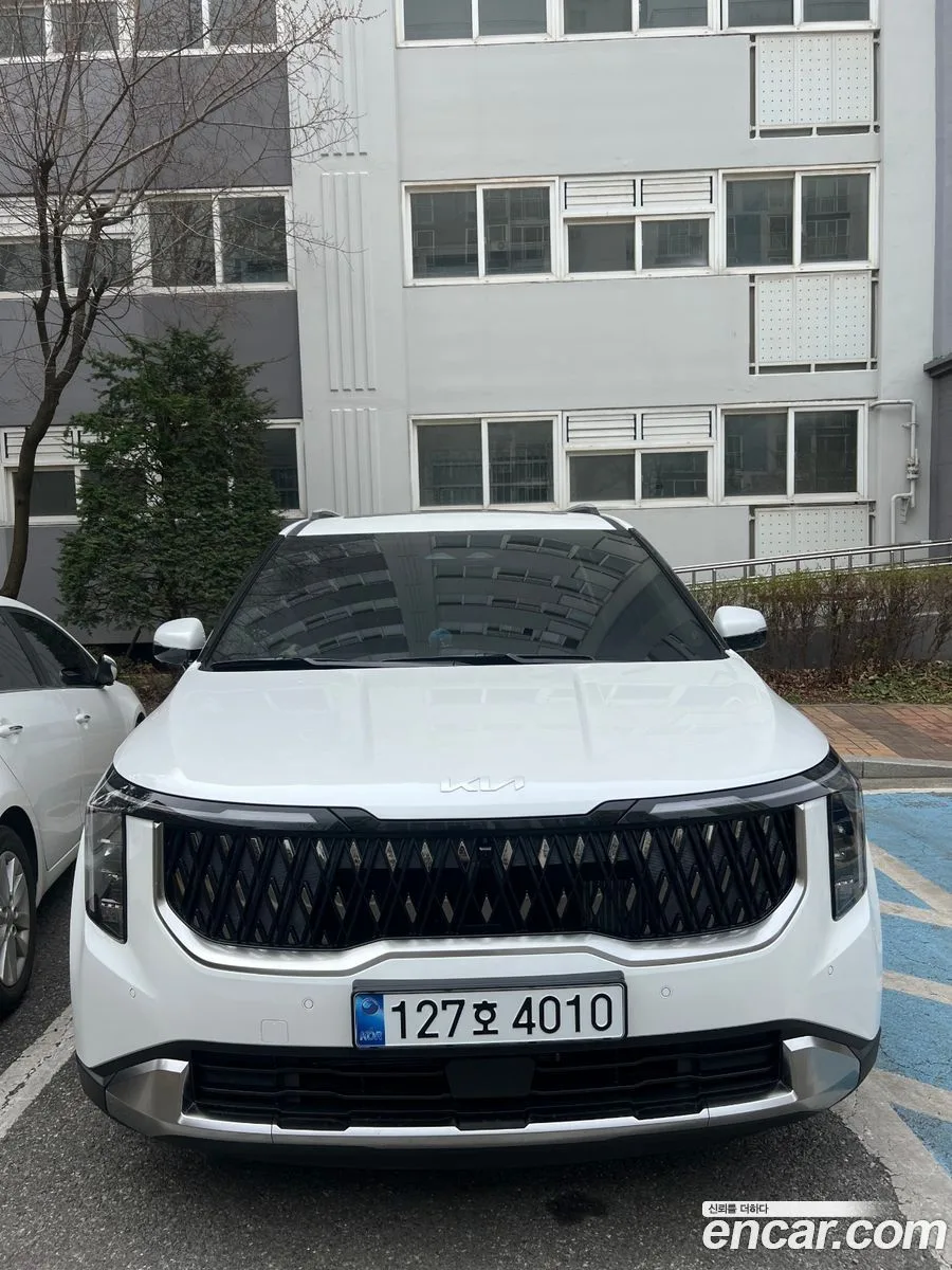 Kia Carnival HEV 7 2026 — фото 1, купить с доставкой в Москву