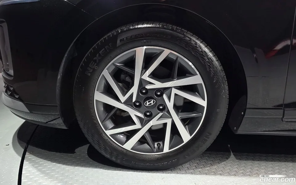 Hyundai Grandeur 2.5 2WD 2023 — миниатюра 2
