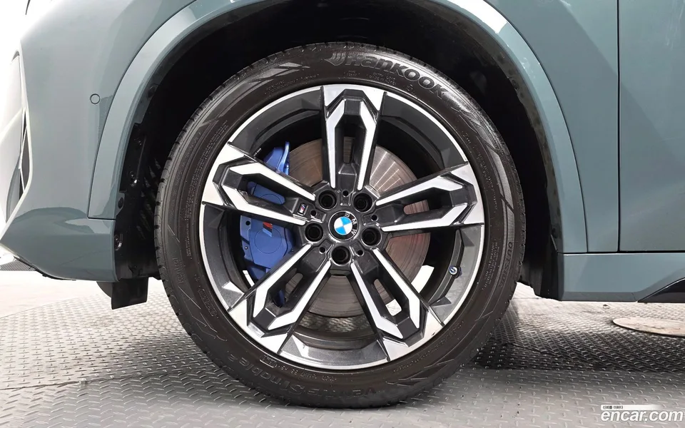 BMW X1 M35i xDrive 2024 — миниатюра 2