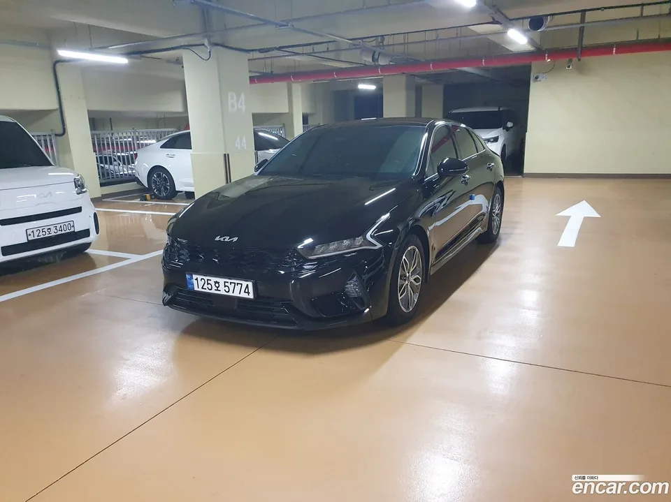 Kia K5 Hybrid 2023 — фото 1, купить с доставкой в Москву