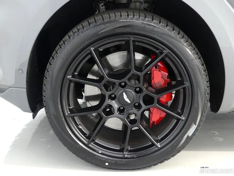 Aston Martin DBX 4.0 V8 2022 — миниатюра 2