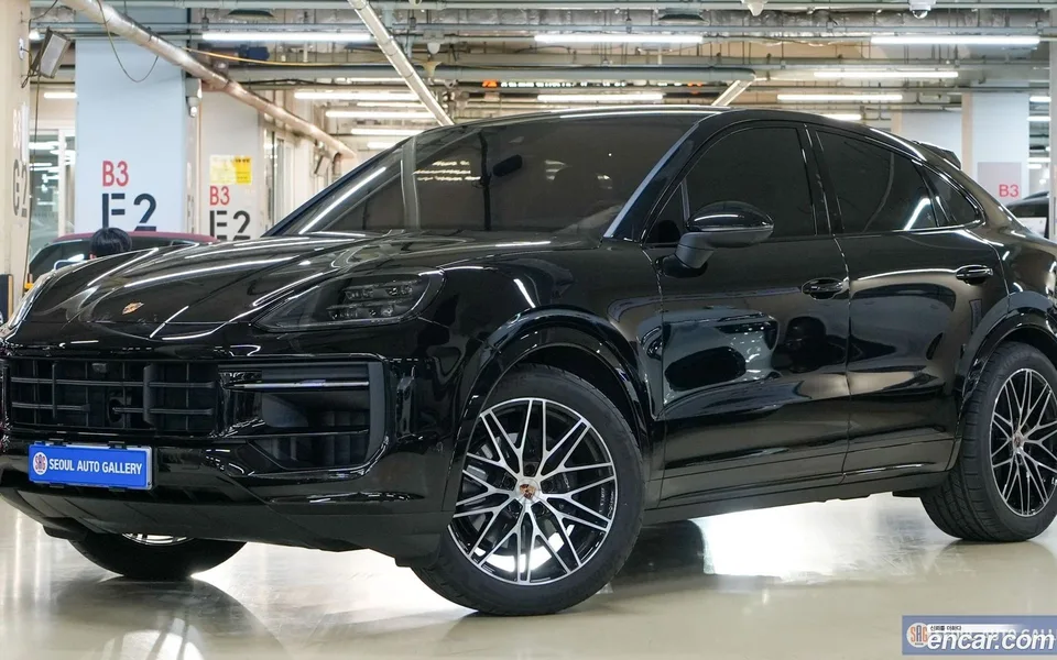 Porsche Cayenne 3.0 2026 — фото 1, купить с доставкой в Москву