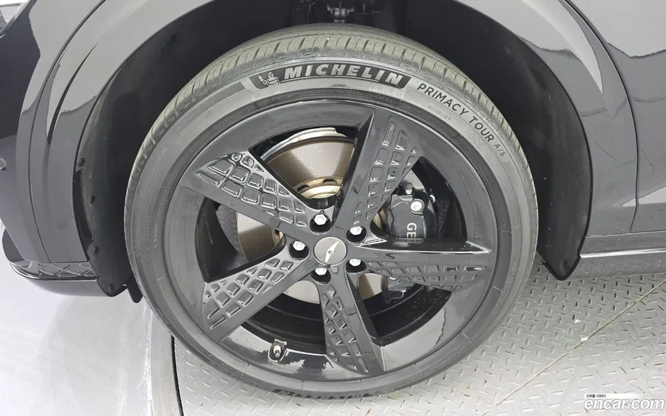 Genesis GV70 2.5T AWD 2023 — миниатюра 2