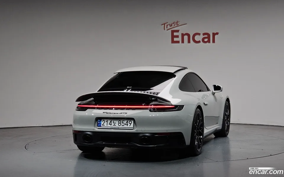 Porsche 911 (992) GTS 2023 — миниатюра 4