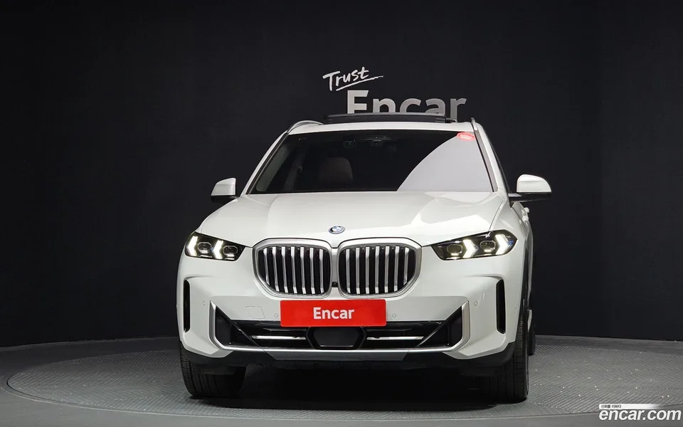 BMW X5 xDrive 50e xLine 2023 — миниатюра 3