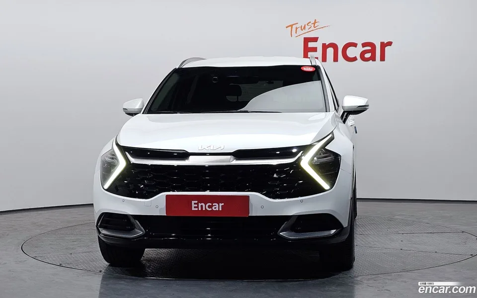 Kia Sportage Hybrid 2WD 2023 — миниатюра 3