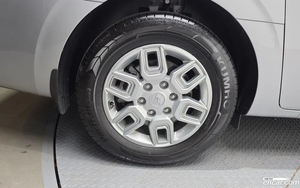 Hyundai Staria 9 2023 — миниатюра 2