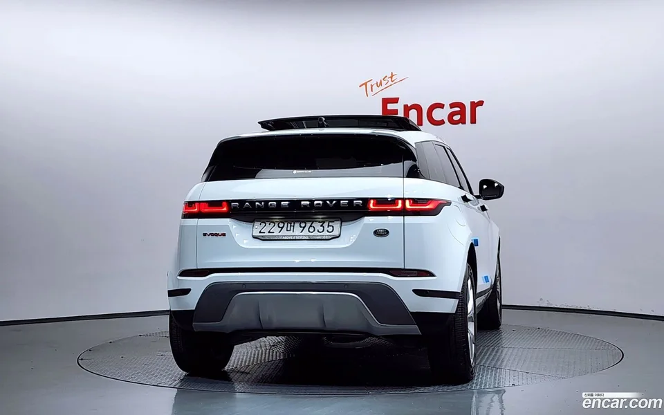 Land Rover Range Rover Evoque P250 SE 2022 — миниатюра 4
