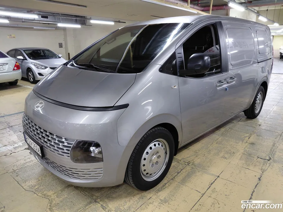 Hyundai Staria 3 2025 — фото 1, купить с доставкой в Москву