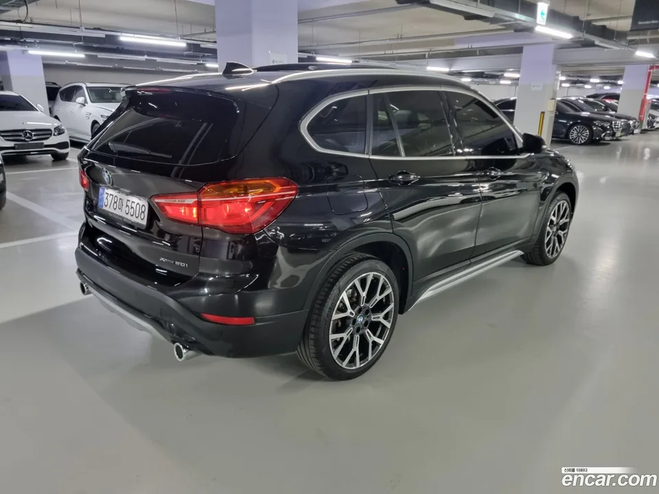 BMW X1 xDrive 20i xLine 2022 — миниатюра 3