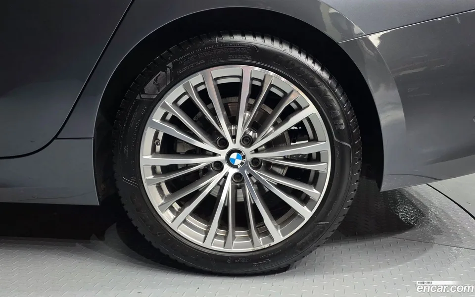 BMW 3 Series 320d 2022 — миниатюра 2