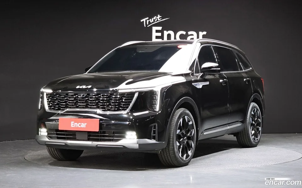 Kia Sorento 2.5T 2WD 2024 — фото 1, купить с доставкой в Москву