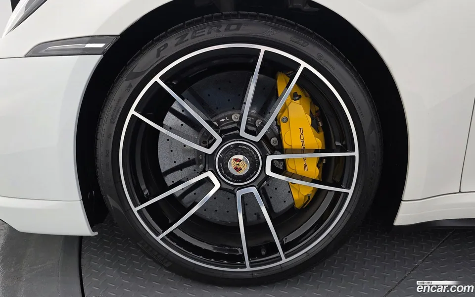 Porsche 911 (992) S 2023 — миниатюра 2
