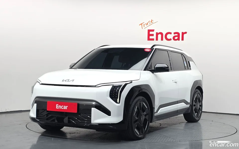 Kia EV3 2WD 2024 — фото 1, купить с доставкой в Москву