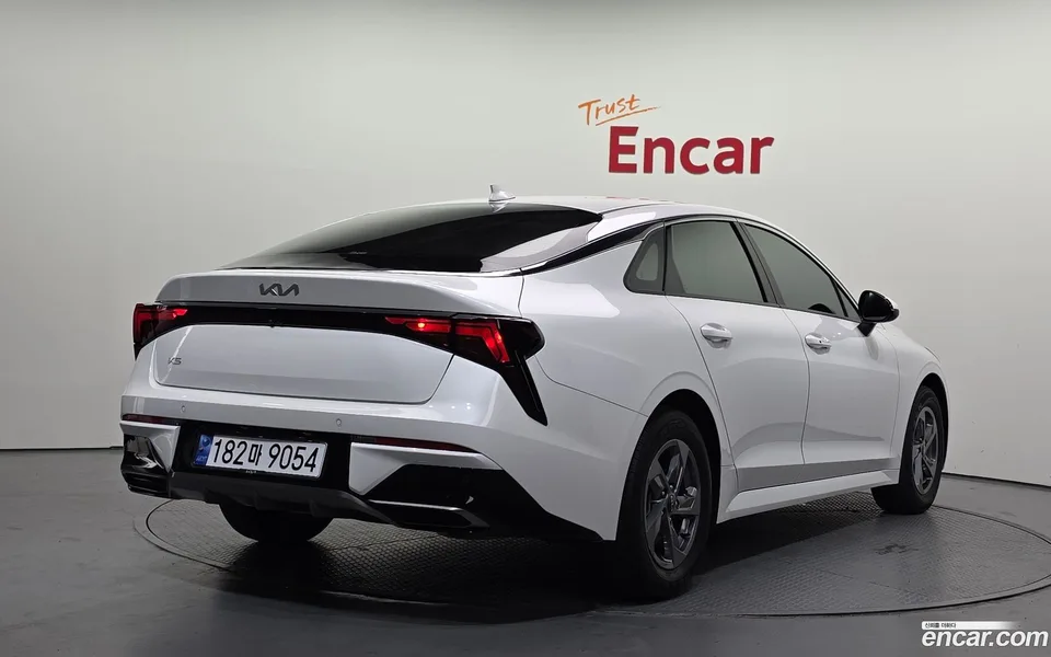 Kia K5 2.0 LPi() 2023 — миниатюра 2