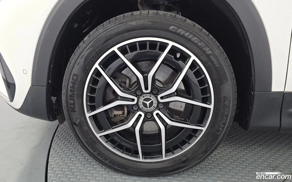 Mercedes-Benz EQB EQB300 4MATIC AMG 2022 — миниатюра 2