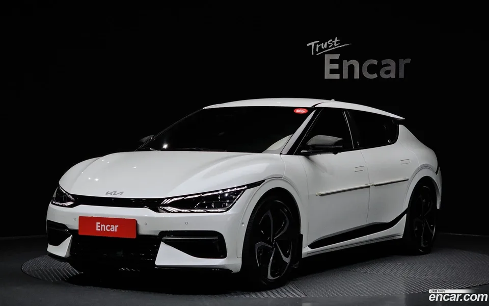 Kia EV6 4WD 2022 — фото 1, купить с доставкой в Москву