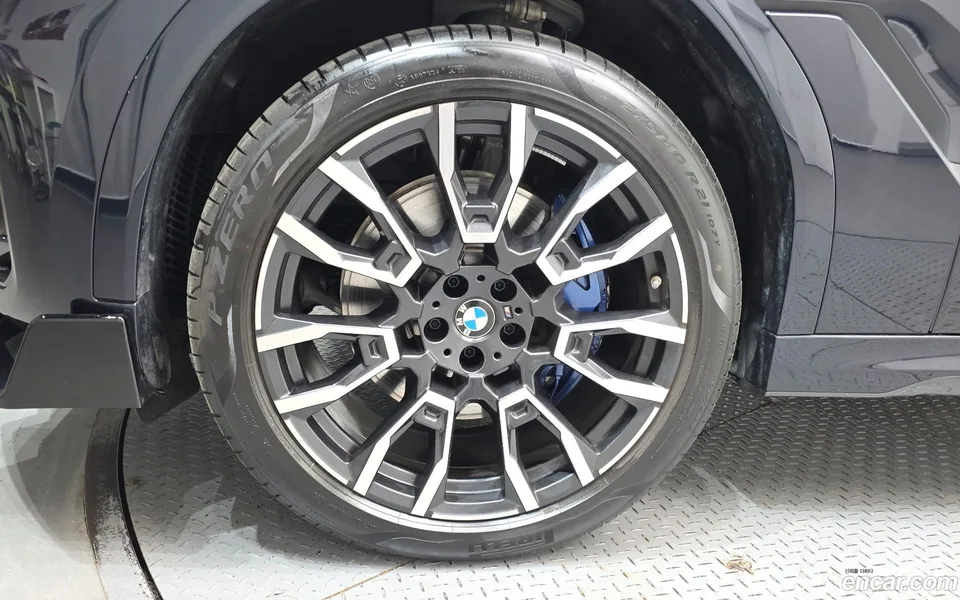 BMW X6 xDrive40i M 2025 — миниатюра 2