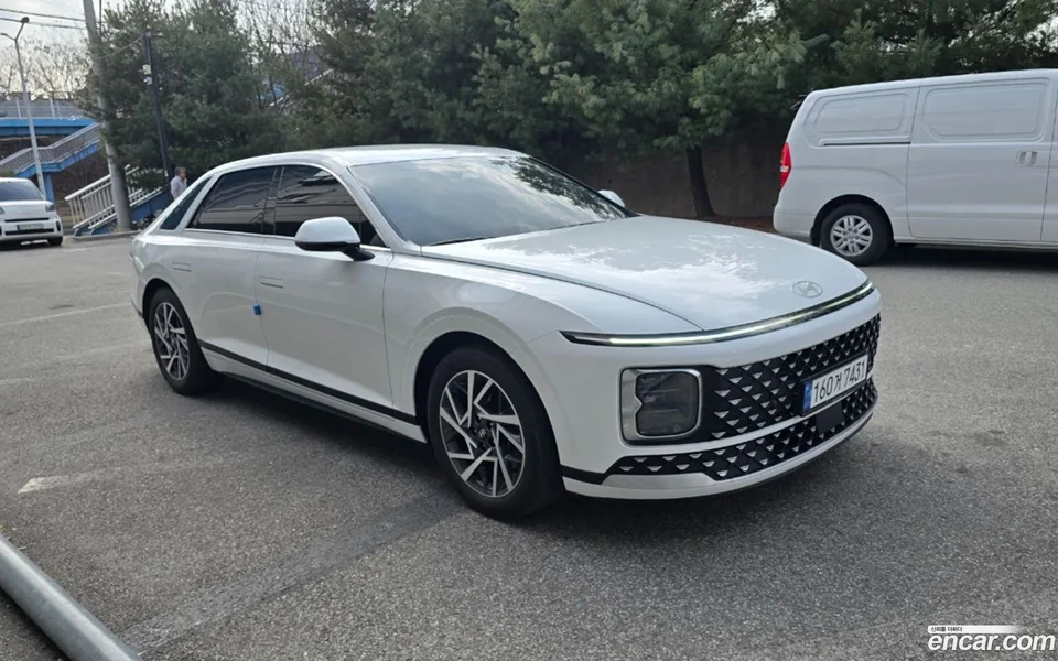 Hyundai Grandeur 3.5 LPG 2WD 2023 — thumbnail 3