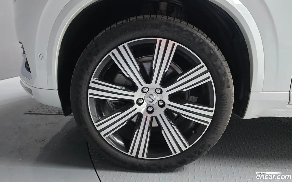 Volvo XC90 B6 2023 — миниатюра 2