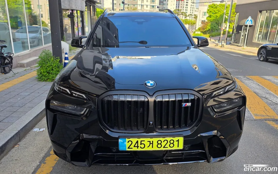 BMW X7 M60i xDrive M 6 2024 — фото 1, купить с доставкой в Москву