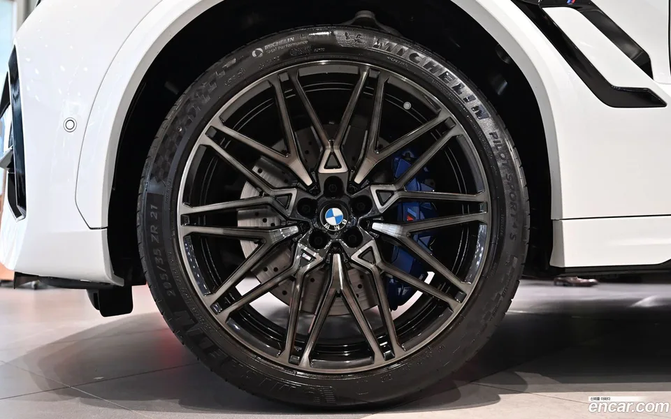 BMW X6 M 4.4 2025 — миниатюра 2