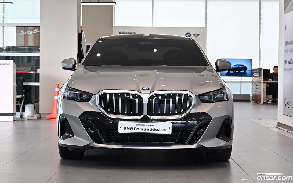 BMW 5 Series 520i M 2025 — миниатюра 3