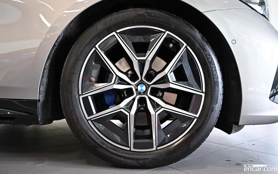 BMW 5 Series 520i M 2025 — миниатюра 5