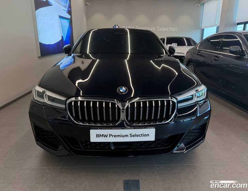 BMW 5 Series 520i M 2023 — миниатюра 2