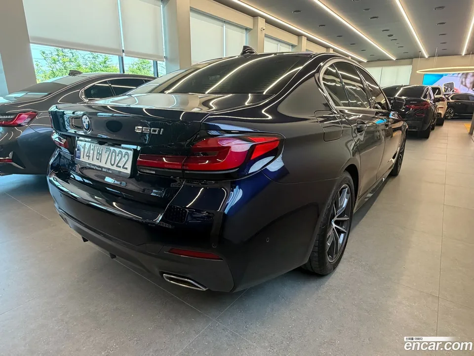 BMW 5 Series 520i M 2023 — миниатюра 4