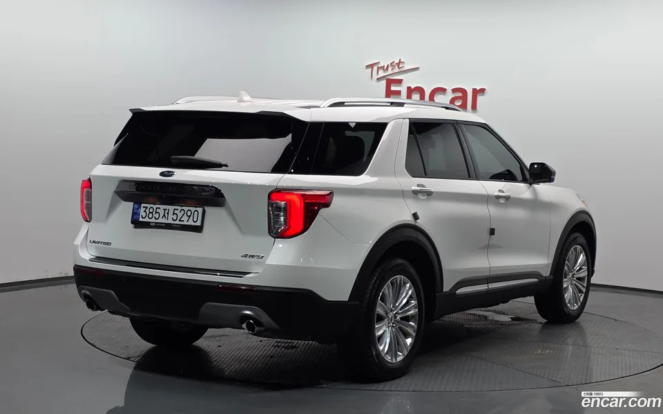 Ford Explorer 2.3 4WD 2023 — миниатюра 2