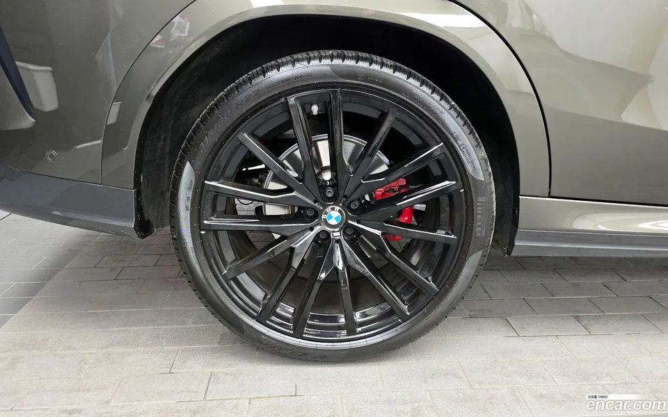 BMW X6 xDrive40d M 2024 — миниатюра 2