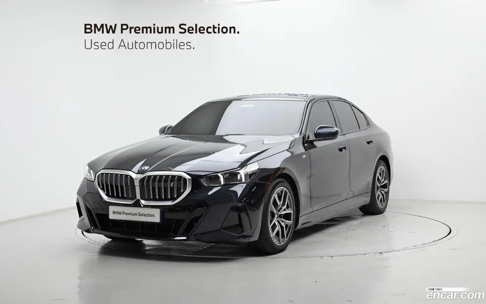 BMW i5 eDrive 40 M 2024 — фото 1, купить с доставкой в Москву