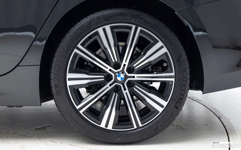 BMW 3 Series 320i 2025 — миниатюра 5