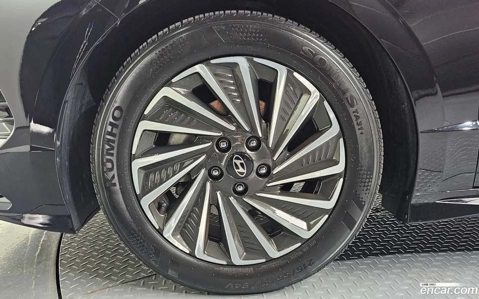 Hyundai Sonata The Edge Hybrid 2023 — миниатюра 2