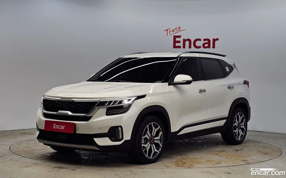 Kia Seltos 1.6 2WD 2022 — фото 1, купить с доставкой в Москву