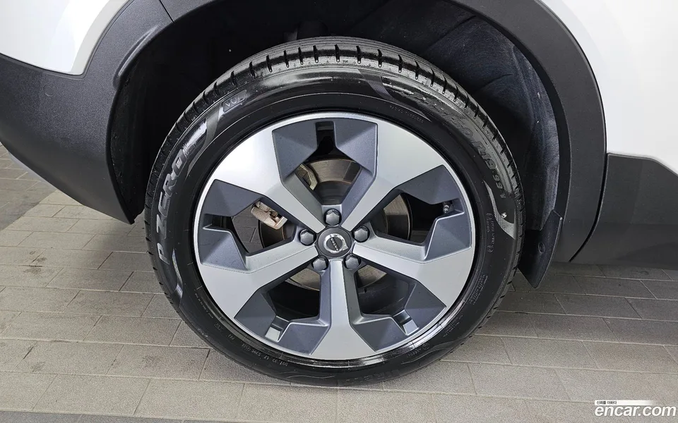 Volvo XC40 B4 2022 — миниатюра 2