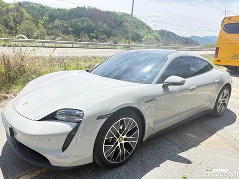 Porsche Taycan 2023 buy in Moscow