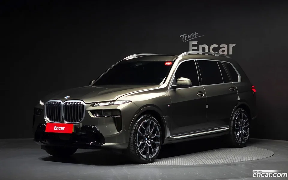 BMW X7 xDrive 40i M 6 2025 — фото 1, купить с доставкой в Москву