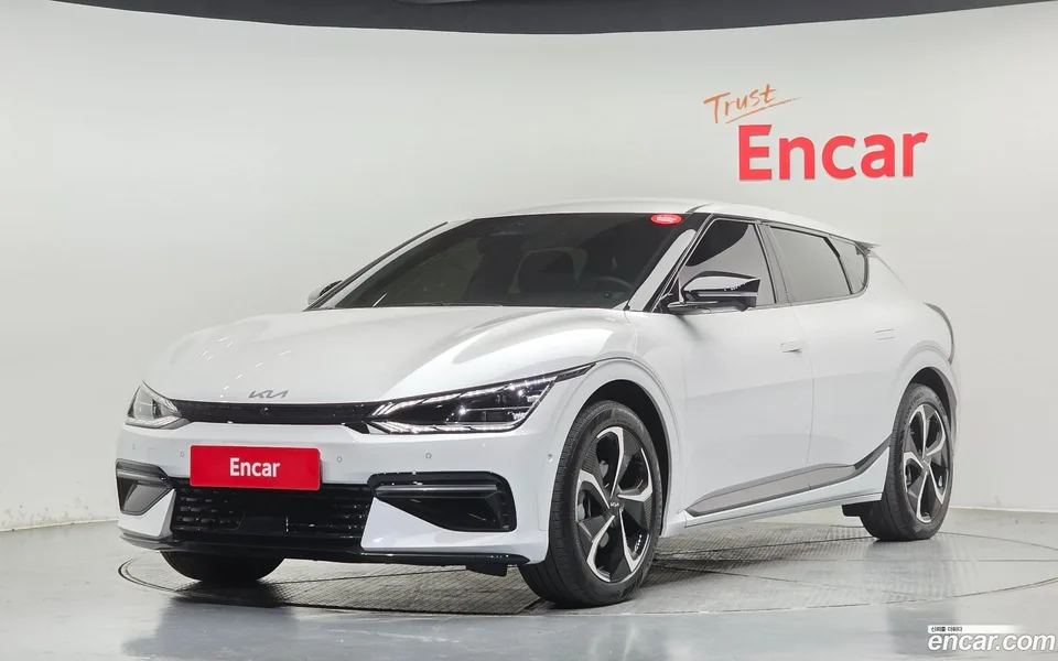 Kia EV6 2022 — фото 1, купить с доставкой в Москву
