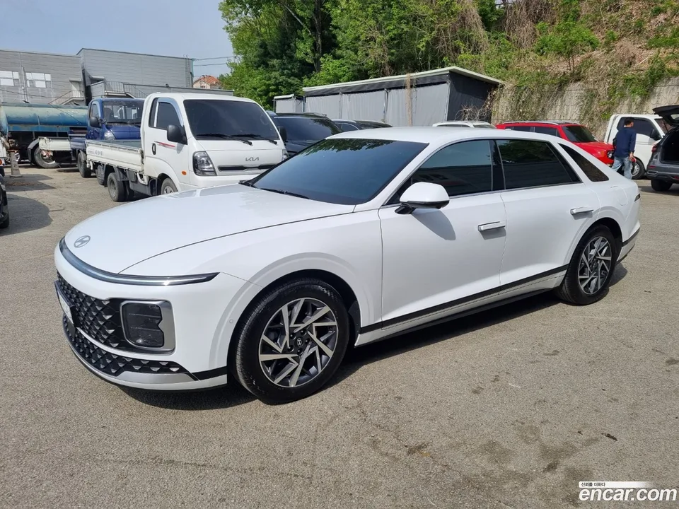 Hyundai Grandeur 2.5 2WD 2025 — фото 1, купить с доставкой в Москву