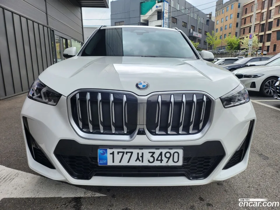 BMW X1 xDrive 20i M 2025 — фото 1, купить с доставкой в Москву