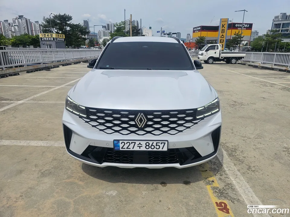 Renault Samsung Grand Koleos 1.5 E-TECH 2WD 2025 — фото 1, купить с доставкой в Москву
